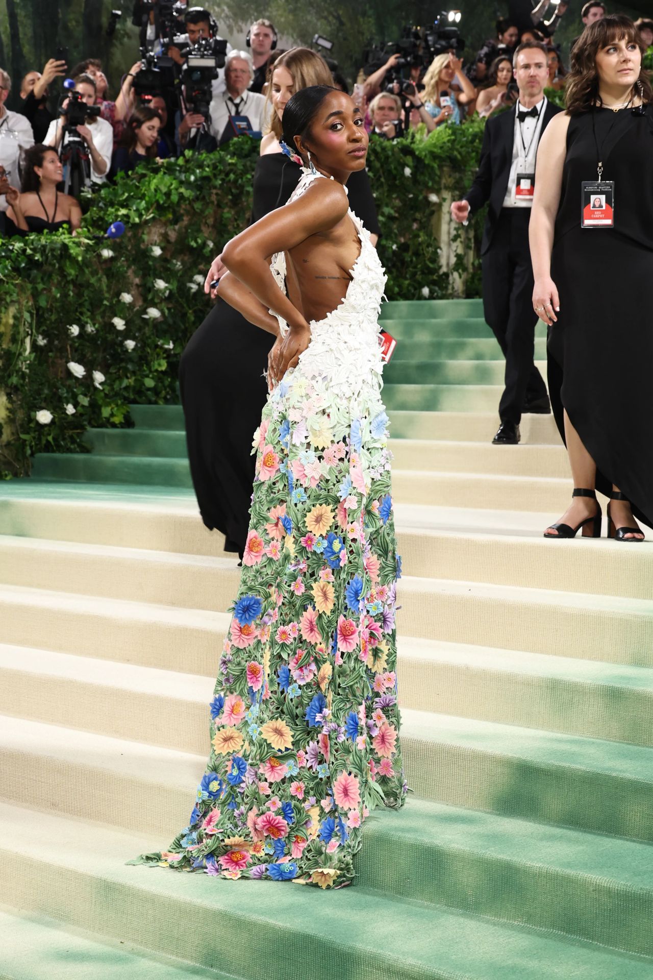 Ayo Edebiri Shines at the 2024 Met Gala with Loewe Floral Masterpiece New York06